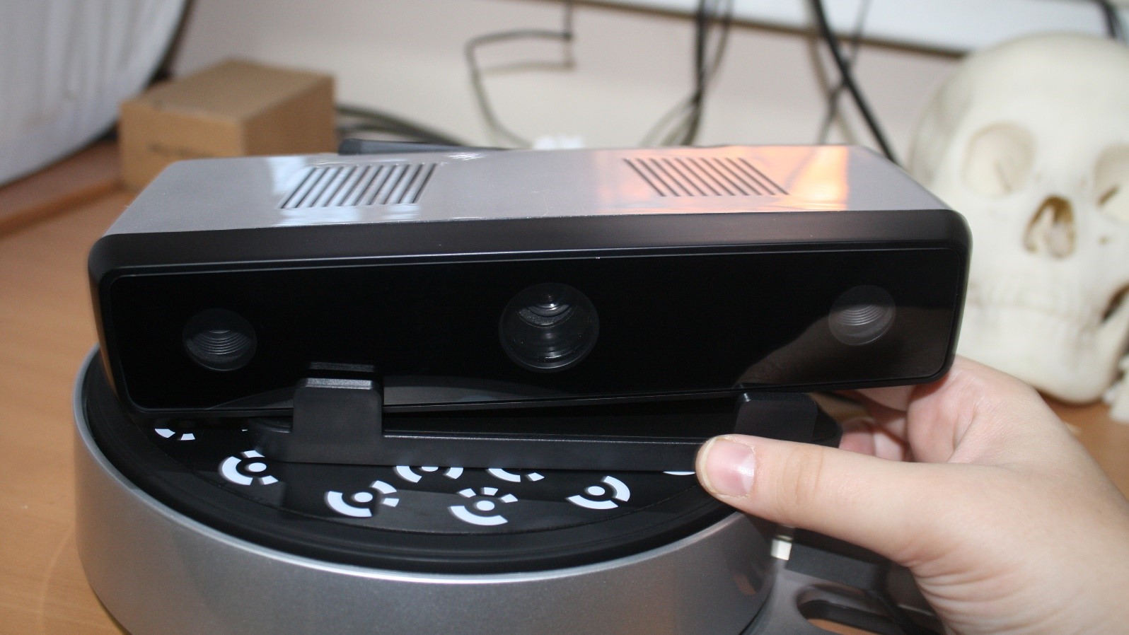 Фиксация 3D сканера на поворотном столе