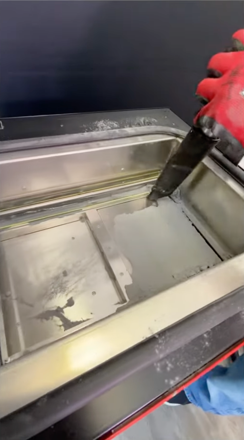 SLS printer vacuuming
